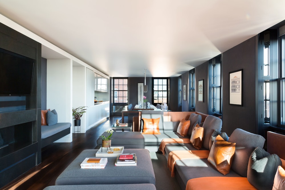 Grosvenor House Suites-3
