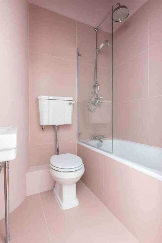 Spring Gardens by Onefinestay