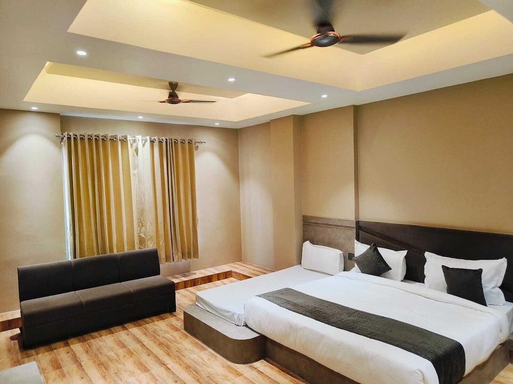 Hotel Maple Residence