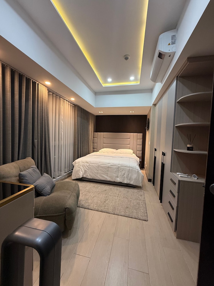 Executive Suites 4 Bedroom Condo Uptown Parksuites Bgc