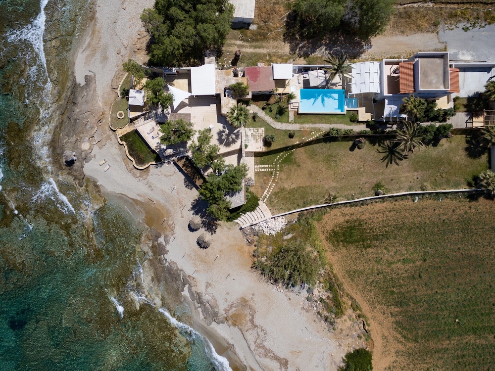 Almirikia Villa