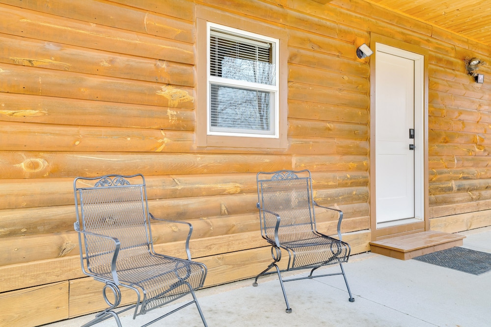 14 Mi to Mississippi River: Rural Cochrane Retreat