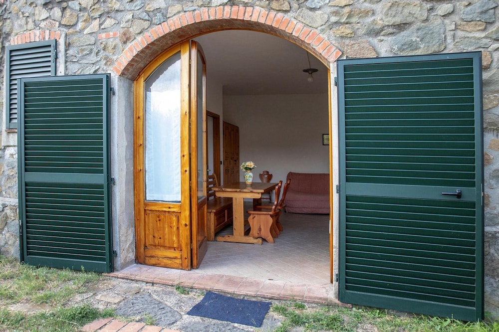 Villa in Tuscany Near Vinci Museum