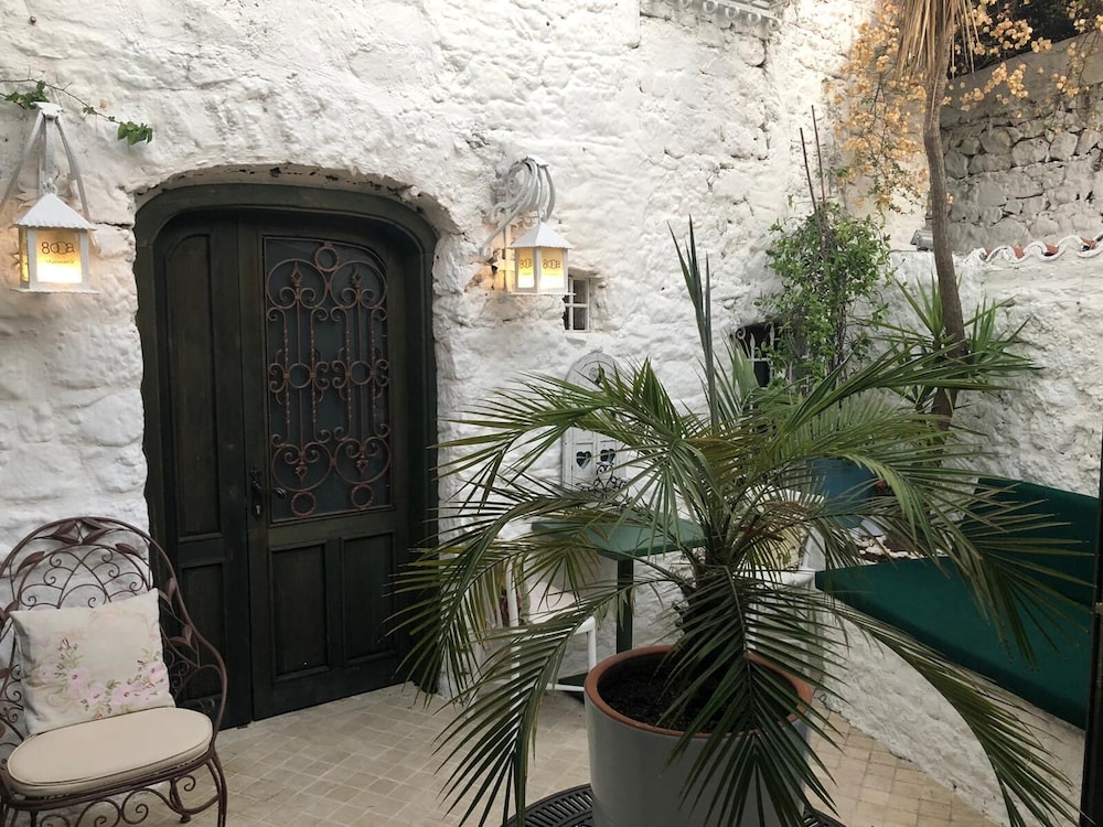 8 Oda Boutique Homes