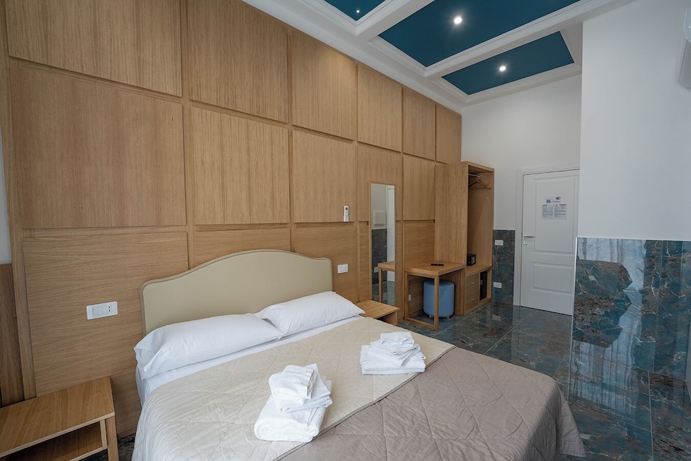 H.R. BOUTIQUE PORTO NAPOLI CENTRO by ClaPa Group Dislocated Hospitality