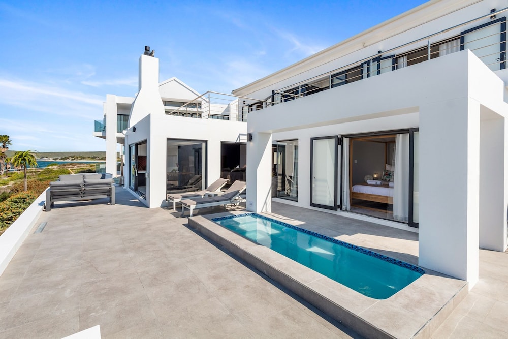 Shelley Point Beach Villa