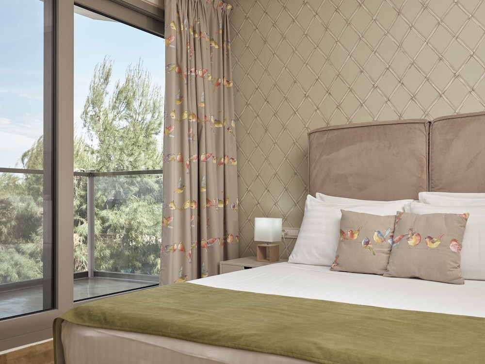 Koukounaria Hotel & Suites — photo 45