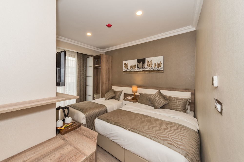 Alphonse Otel - Image 24