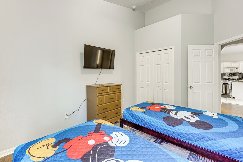 15 Mi to Wdw: House in Clermont Resort Community!