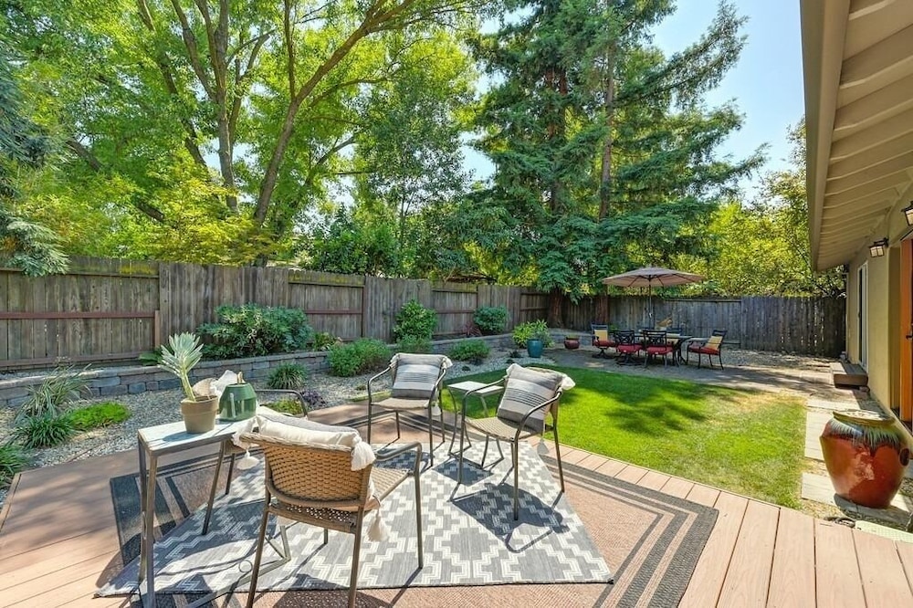 Family-friendly Getaway Near Slide Hill Park 3 Bedroom Home by RedAwning - Property Image 18