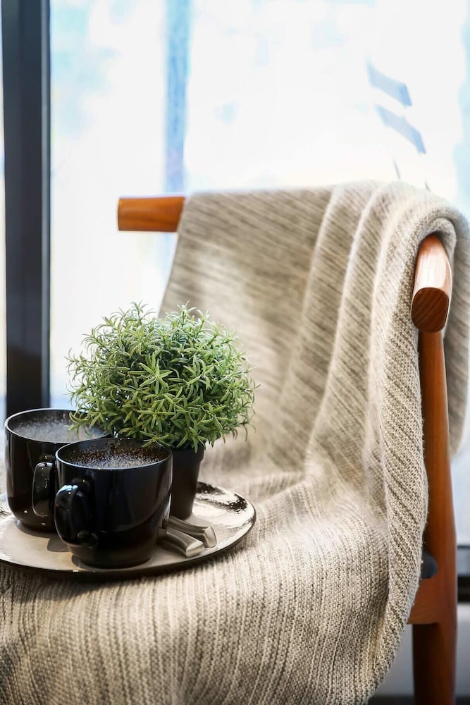 A Stylish 2BR Apt With City Views in Southbank
