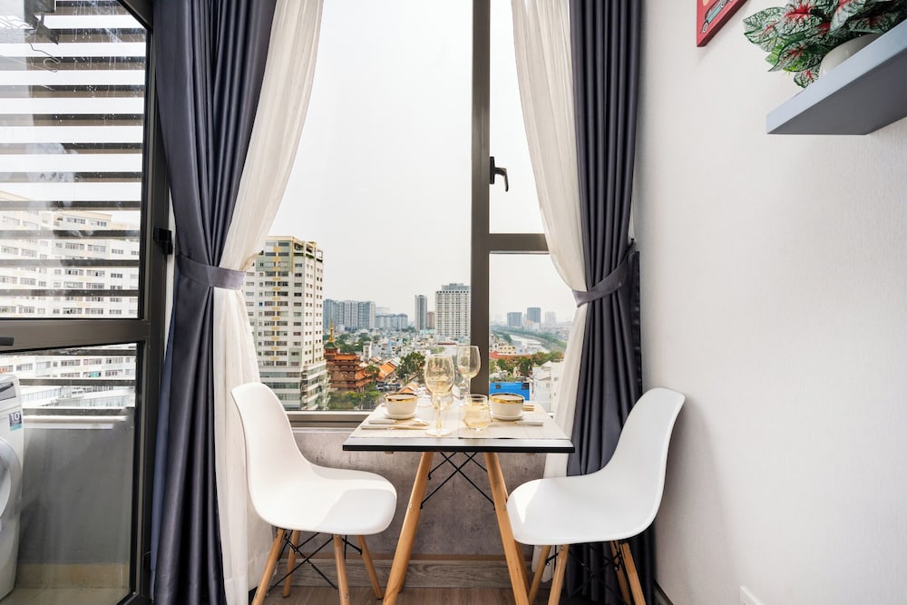 Annie Apartment - Rivergate Resident