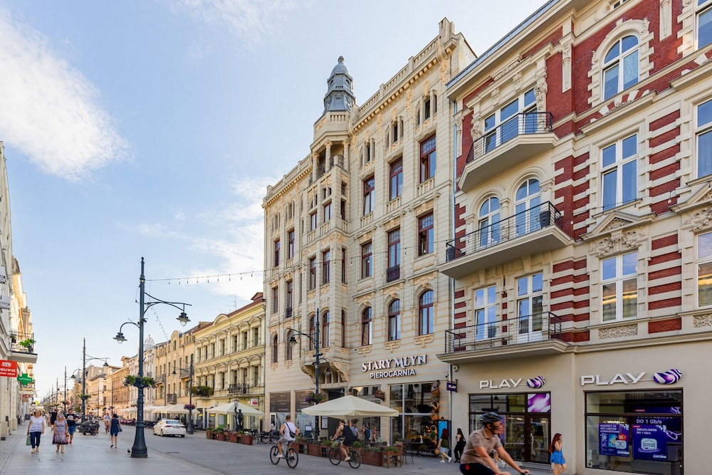 Studio Piotrkowska 37 by Renters view 2