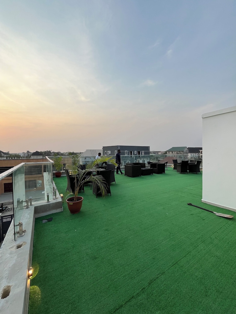 KOZY APARTMENT & LOUNGE