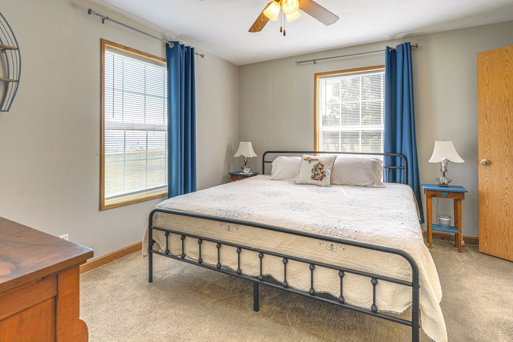 Lake & Lighthouse Views: Inviting Port Hope Home!