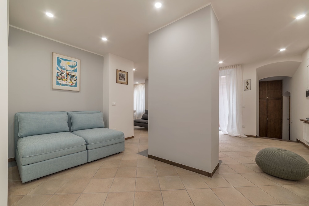 Montecitorio Lovely Apartment