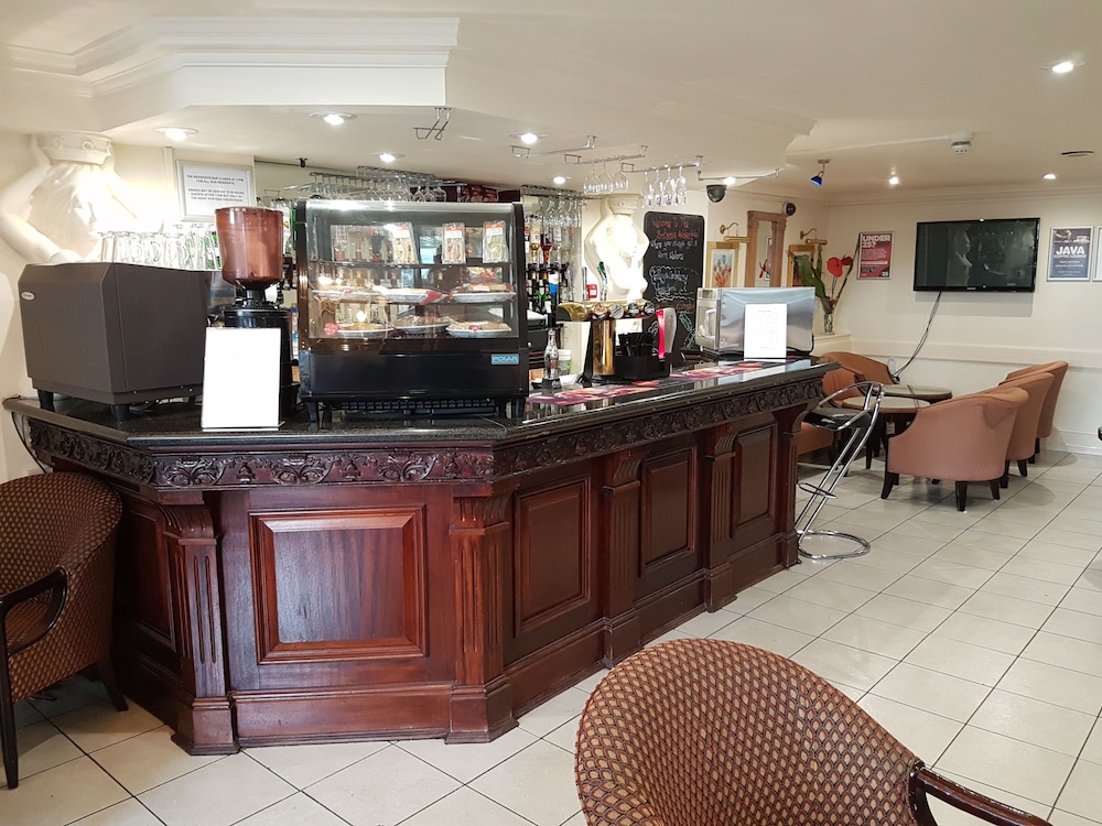Altrincham Vacations - The Ashley Hotel - Property Image 6