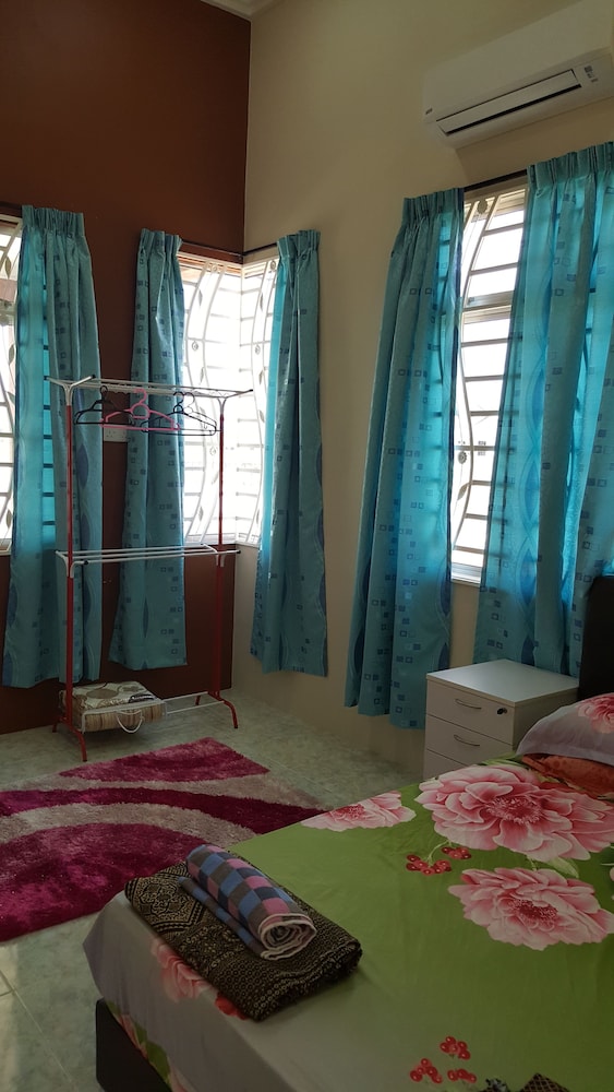 JF Wadi Sofea Homestay