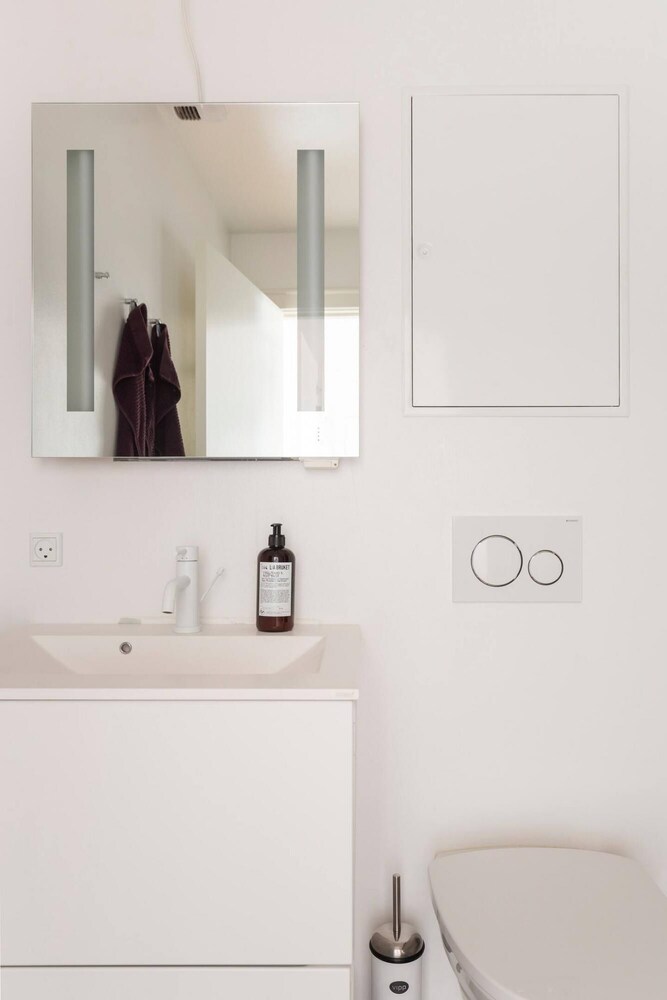 102m2 Scandinavian Design Prime Location Prof Cleaning