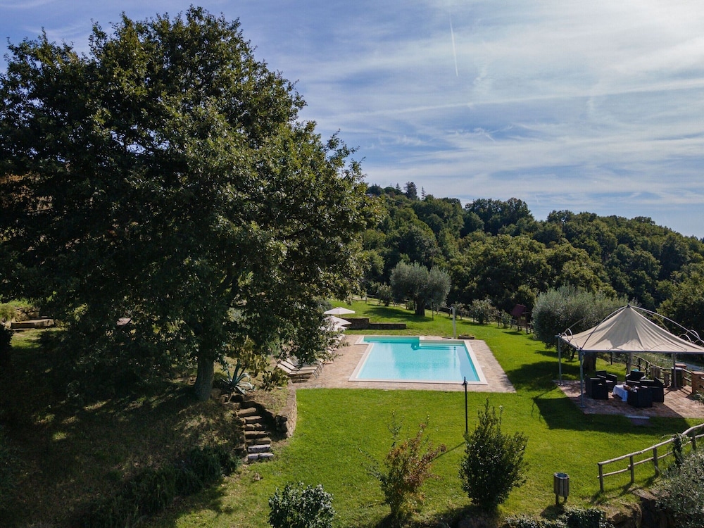 Villa in Umbria With Saltwater Pool
