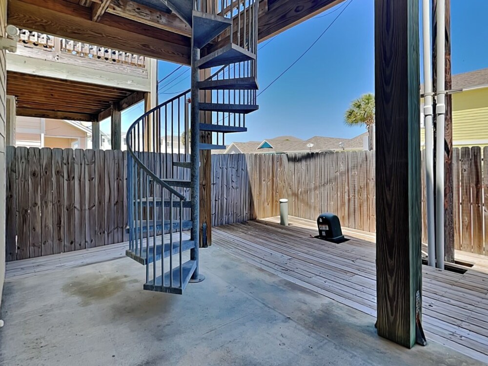 Reel Nauti by Silver Sands Vacation Rentals