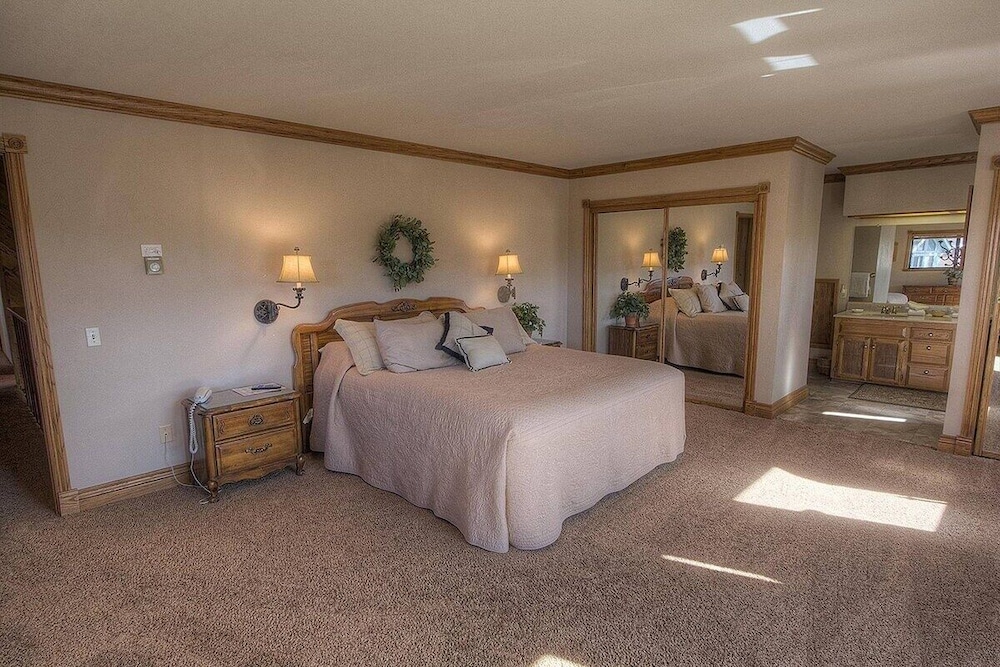 Tkh1226 - Emerald Lodge 6 Bedroom Home