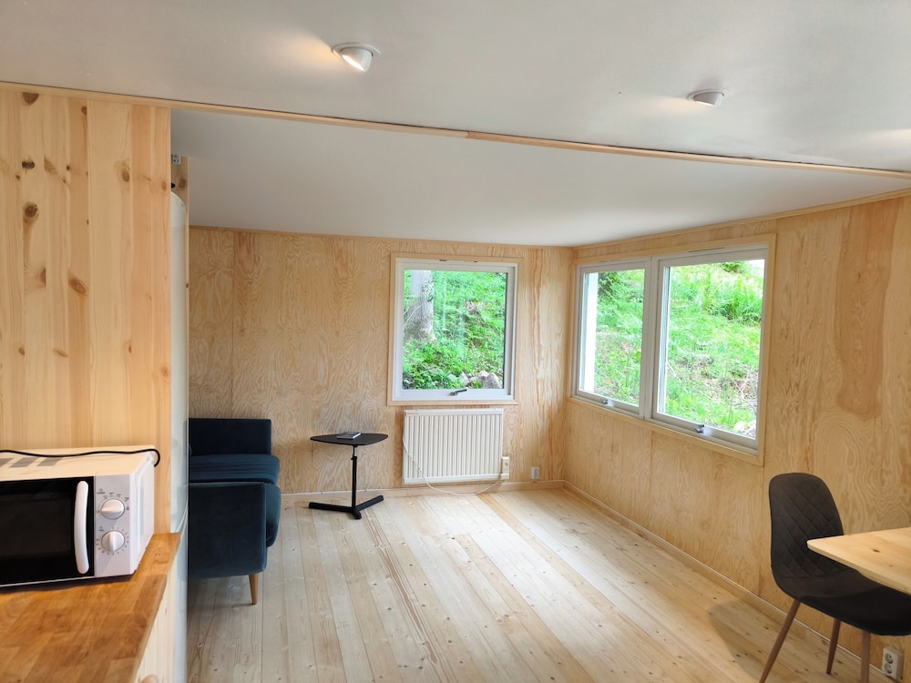 Cozy Tiny House Retreat in Stockholm Archipelago