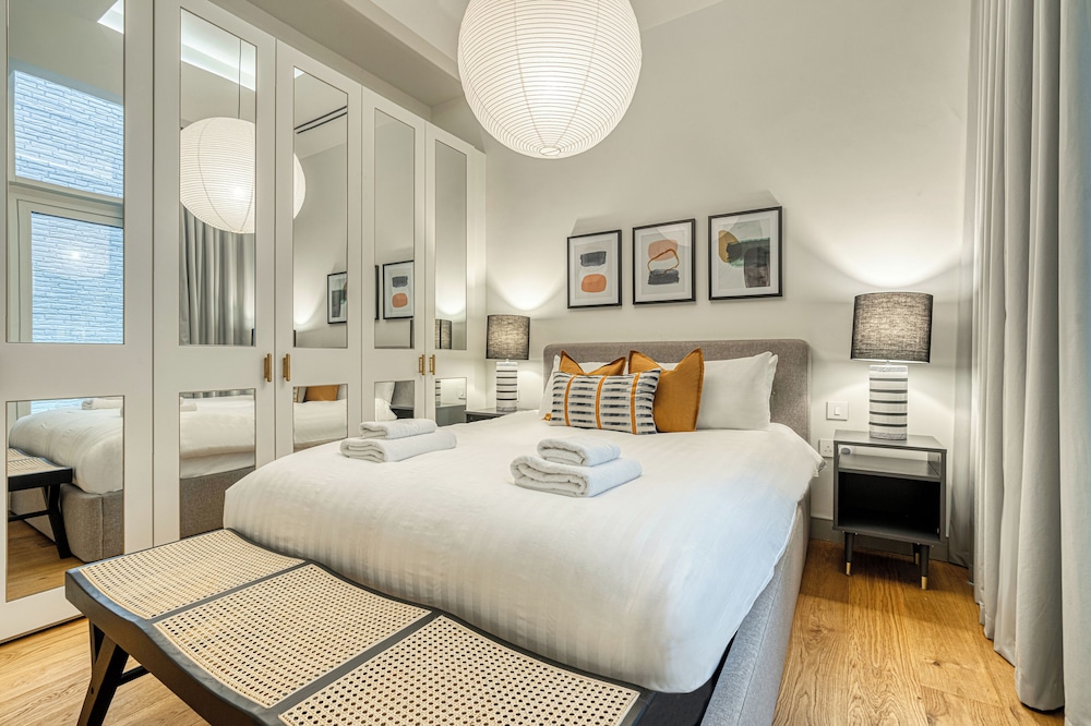 Luxury flats near Big Ben and London Eye