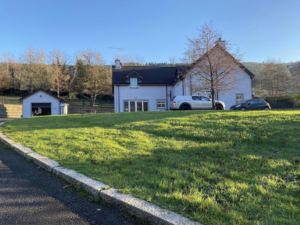 Mountain View Retreat in Rostrevor With hot Tub