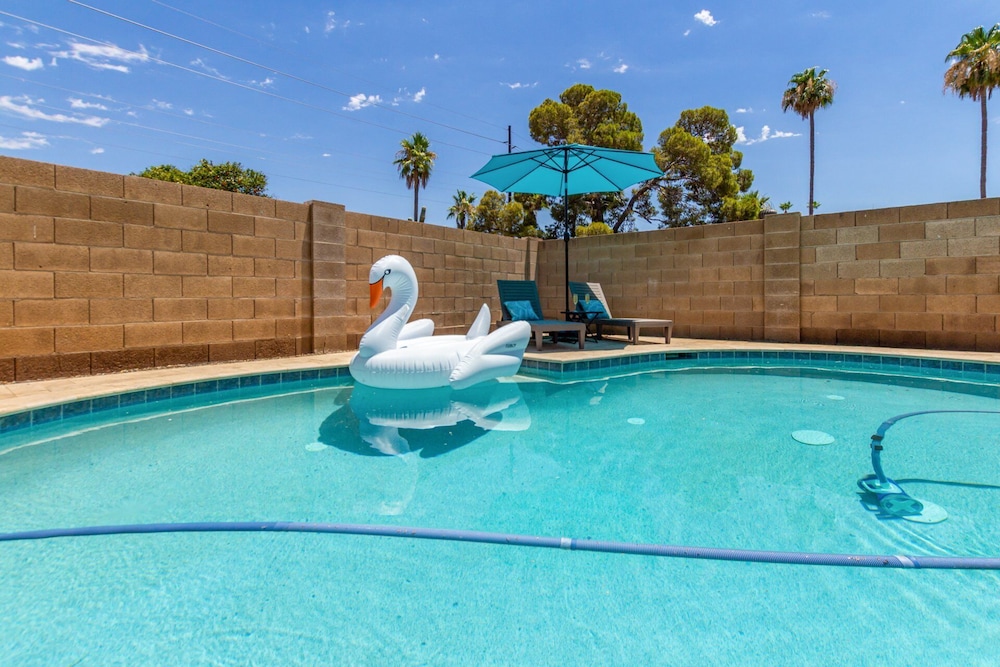 Blue Tides Getaway - Private Pool & Fire Pit