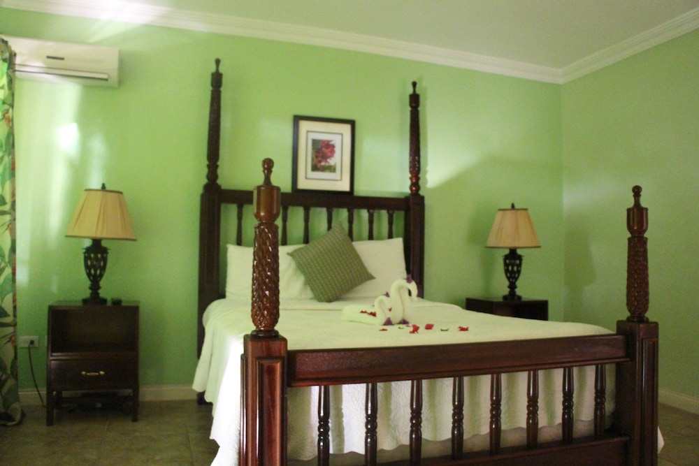 Milbrooks Villa and Retreat