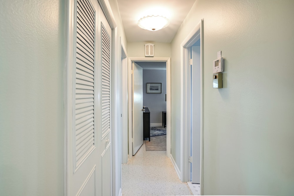 Walk to Jetty Park: Harbor District Home!