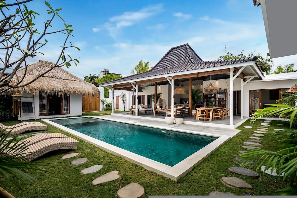 Villa Folie by Alfred in Bali - New 5bdr Dream Villa in the Heart of Seminyak