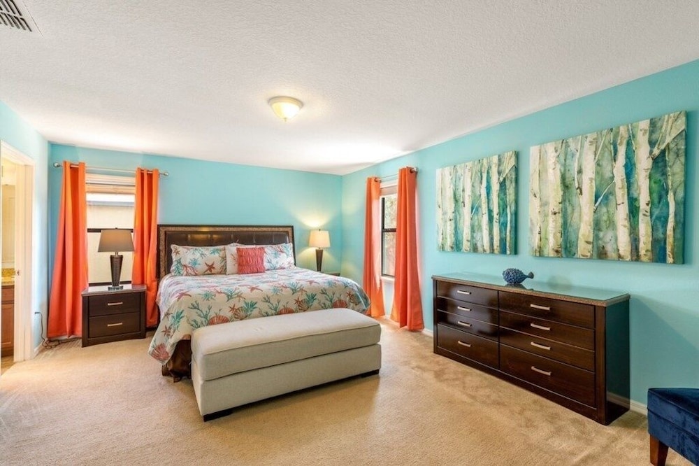 Luxury 4br Retreat W/ Pool, Game Room Near Disney 4 Bedroom Villa