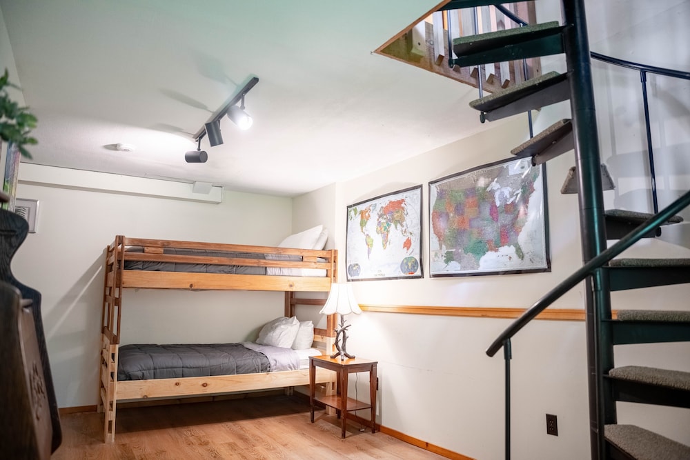 Bob's Sled Lodge 2 Bedroom Home