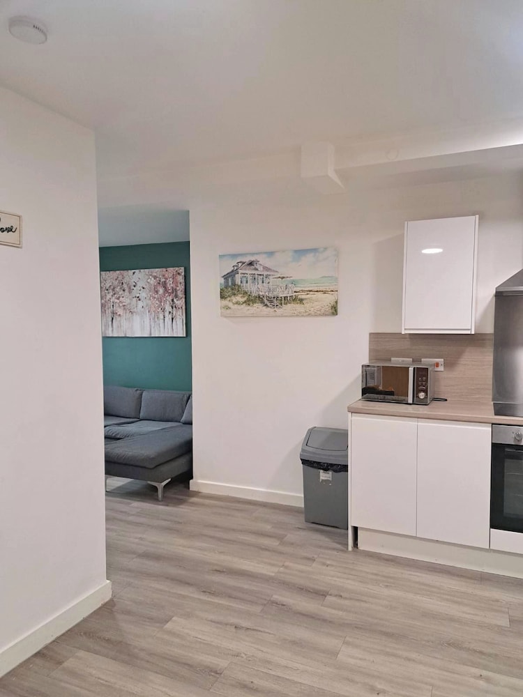 Practical & Affordable 2 BR Flat in City Centre