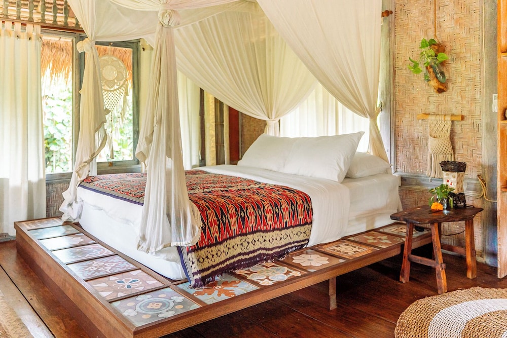 Barong Retreat Villa Ubud with Hammock Terrace, Garden & Koi Pond