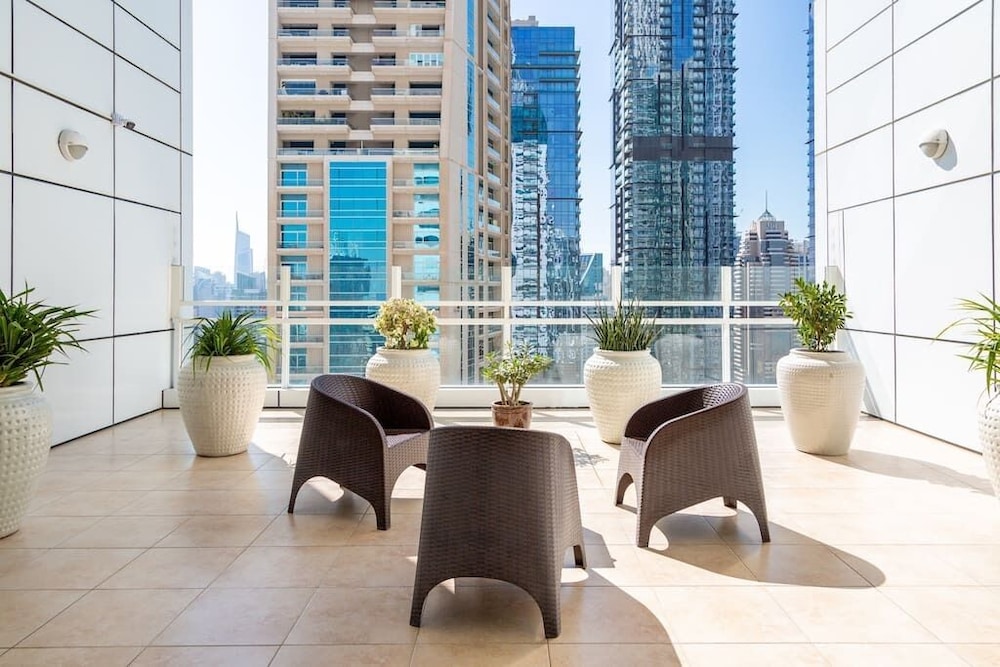 Luxury Living in This Stylish 2BR in Dubai Marina
