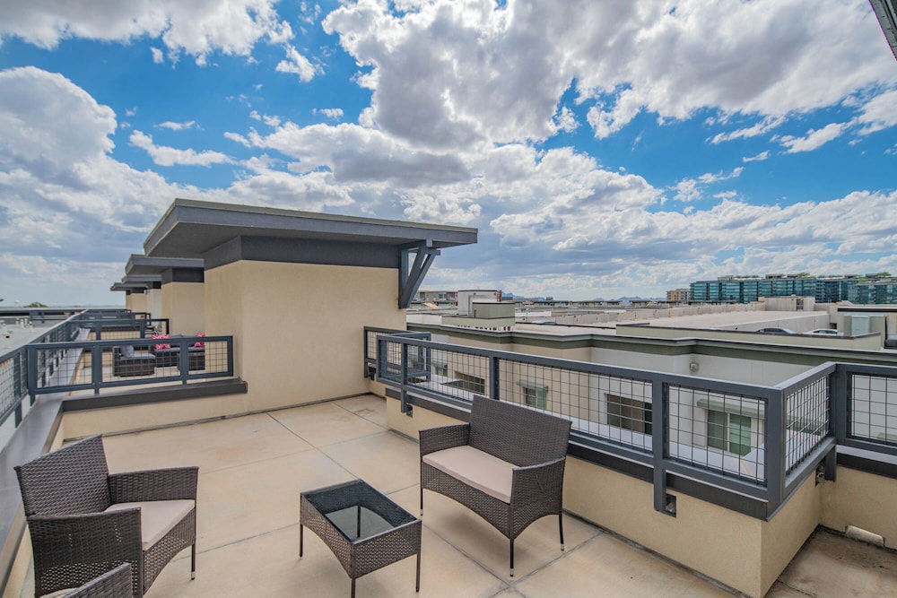 ROVE LIVING/KB - Scottsdale Grand
