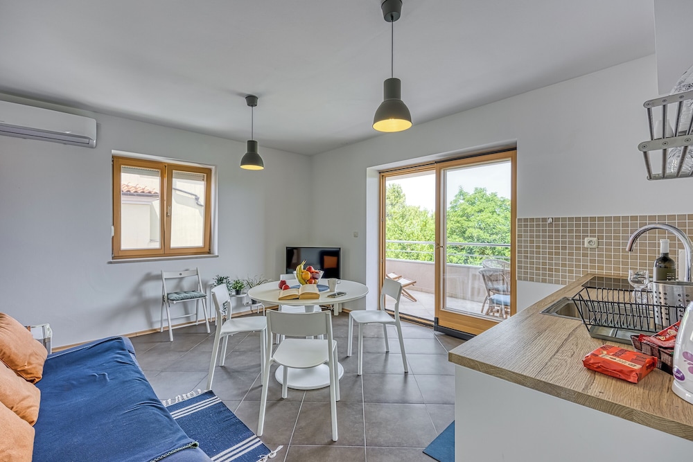 Apartment Good Life