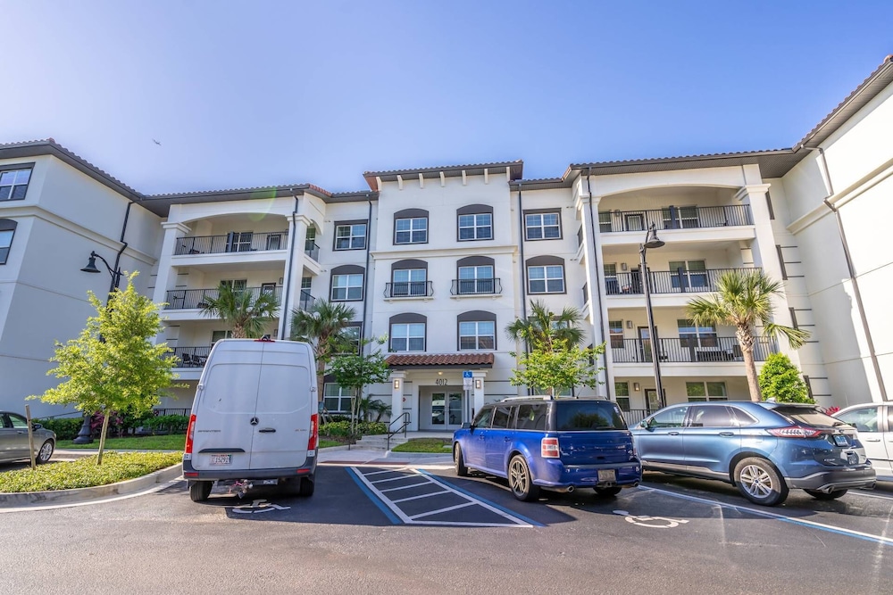 4012 Vista Cay