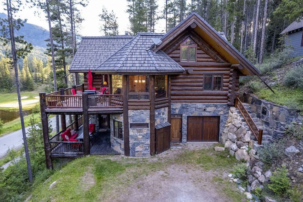 Luxury Log Chalet | Pool + Private HotTub | Ski In/Out | Overlooking Greywolf GC-0