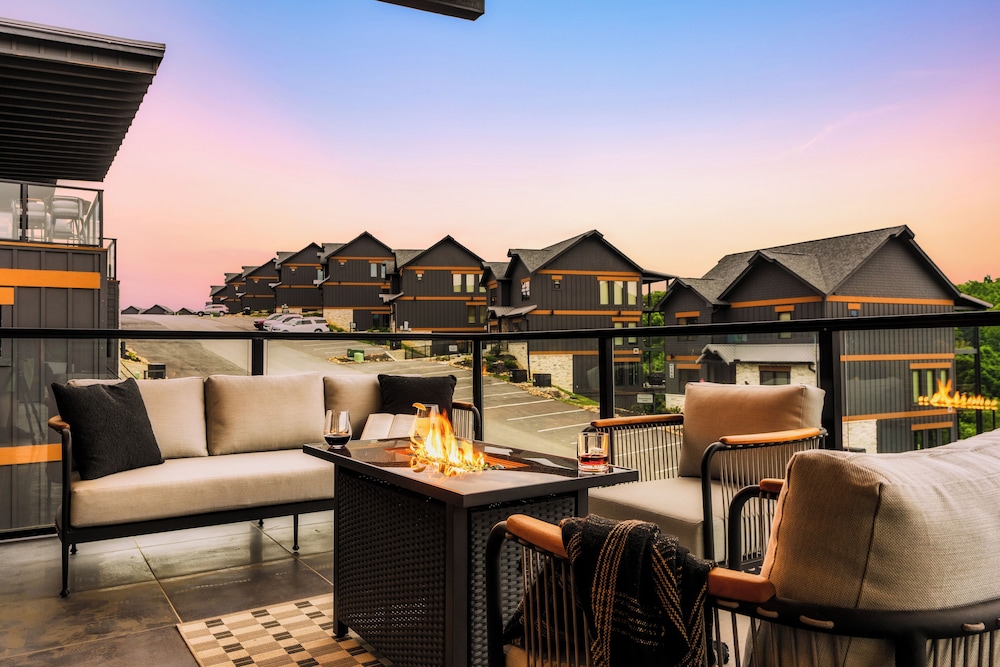 Star Gazer Luxury Rooftop Cabin