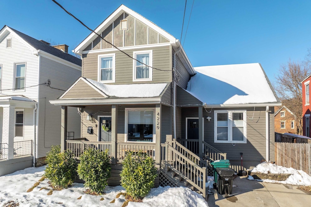 Northside Nook Home for 6!