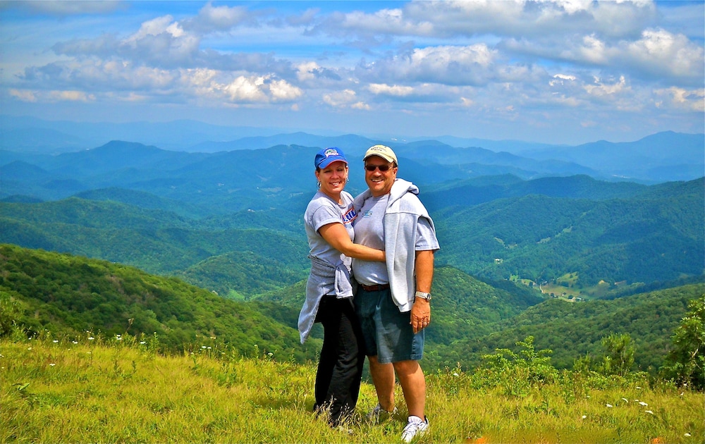 Bald Mountain House Inn at the Wolf Laurel Resort