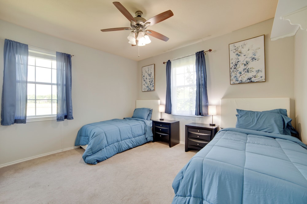 2 Mi to Lake Lavon: Countryside Retreat on 6 Acres