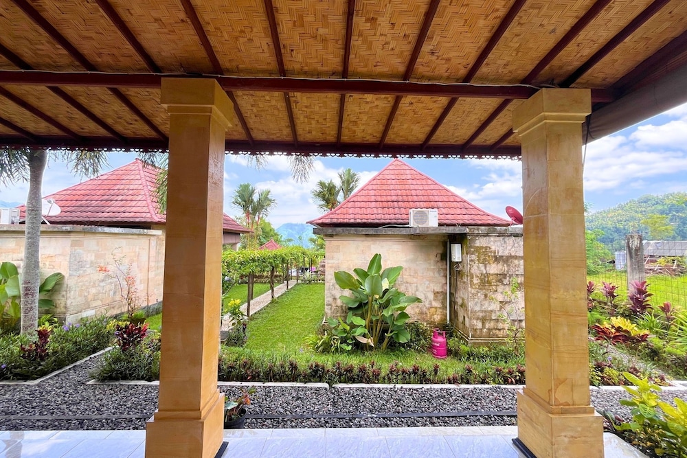 Villa Pastiny Santy Sidemen