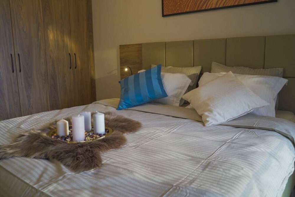 Exclusive1 1 Apartment With Terrace - Core Living
