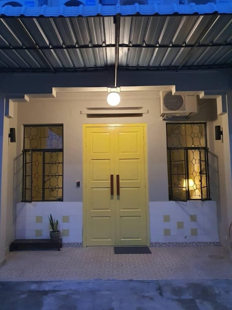 No33 Mandalay House near Gleneagles Island Northern Heart Loh Guan Lye Hospital photo 1