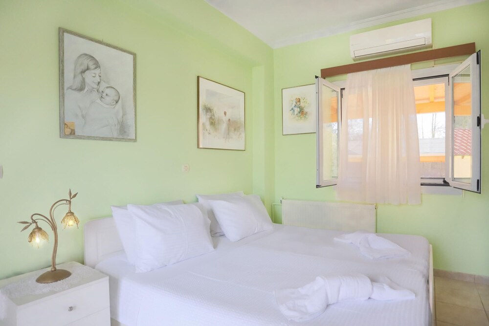 Villa Poros in Ionian Islands view 3
